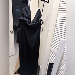 Alex Perry
Mason cut-out satin midi dress